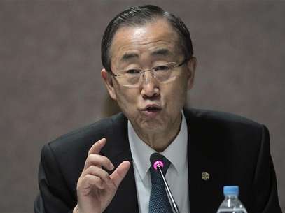 U.N. Secretary-General Ban Ki-moon talks during a meeting with representatives of the People's Summit in Rio de Janeiro June 22, 2012. Foto: Ueslei Marcelino / Reuters In English