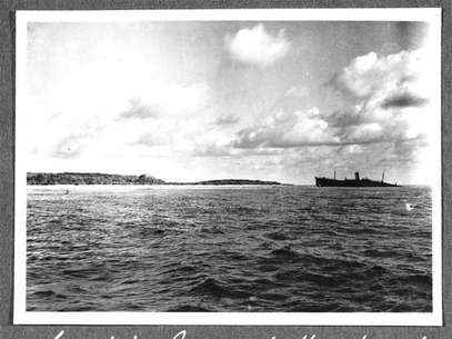 The reef at Nikumaroro, Republic of Kiribati, is pictured in this October 1937 photograph released on March 21, 2012. Scientists on March 20, 2012 announced a new search to resolve the disappearance of Amelia Earhart, saying fresh evidence from the remote Pacific island may reveal the fate of renowned Earhart, who vanished in 1937 while attempting to circle the globe. Foto: Handout / Reuters In English