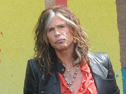 Steven Tyler durante una conferencia de prensa de la banda Aerosmith sobre su gira Global Warming en Los Angeles en una fotografia de archivo del 28 de marzo de 2012. Tyler anunció el jueves 12 de julio de 2012 que dejará de ser juez de "American Idol” tras dos años en el programa.  Foto: Katy Winn, archivo / AP