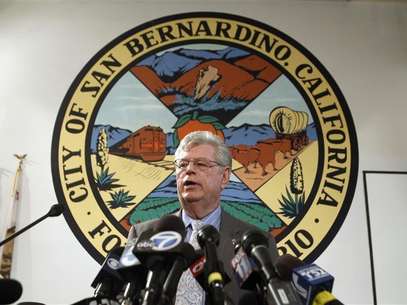 James Penman, city attorney general of San Bernardino, talks to the media at the city council chambers July 11, 2012. Foto: Alex Gallardo / Reuters In English
