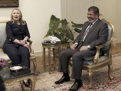 La secretaria estadounidense de Estado, Hillary Clinton, y el presidente egipcio, Mohamed Morsi. Foto: Maya Alleruzzo / AP