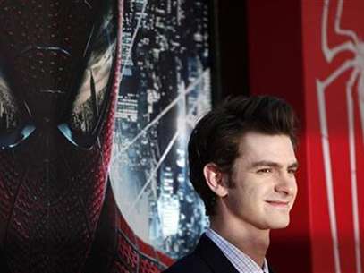 Cast member Andrew Garfield poses at the premiere of "The Amazing Spider-Man" at the Regency Village theatre in Los Angeles, California June 28, 2012. The movie opens in the U.S. on July 3. Foto: Mario Anzuoni / Reuters In English