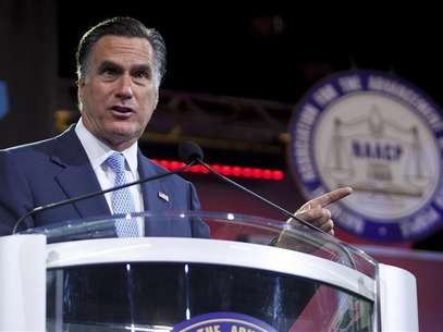 Republican presidential candidate Mitt Romney speaks at the NAACP convention in Houston July 11, 2012. Foto: Richard Carson / Reuters In English