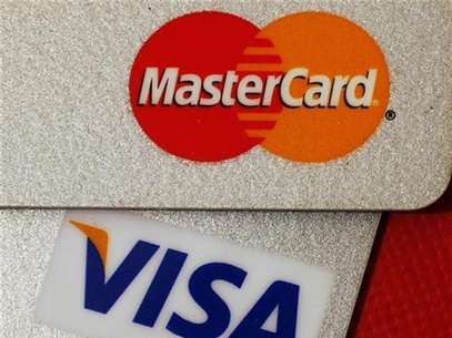 MasterCard and VISA credit cards are seen in this illustrative photograph taken in Hong Kong December 8, 2010. Foto: Bobby Yip / Reuters In English