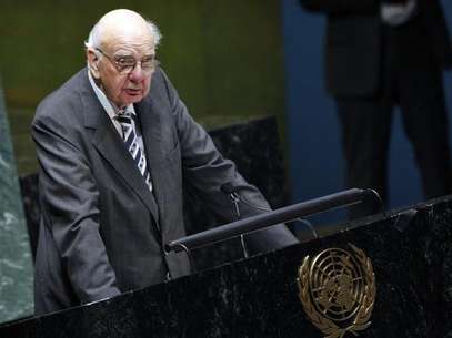 Paul Volcker, former head of the United States Federal Reserve, addresses the United Nations General Assembly on the "State of the World Economy and Finance in 2012" at U.N. headquarters in New York May 17, 2012. Foto: Eduardo Munoz / Reuters In English