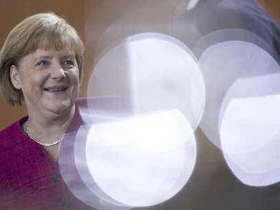 La canciller alemana Angela Merkel llega a un consejo de ministros en la cancillería de Berlín el miércoles 18 de julio del 2012.  Foto: Gero Breloer / AP