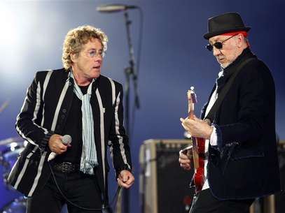 Roger Daltrey (L) and Pete Townshend of British rock band 'The Who' perform during the halftime show for the NFL's Super Bowl XLIV football game between the New Orleans Saints and the Indianapolis Colts in Miami, Florida February 7, 2010. Foto: Jeff Haynes / Reuters In English