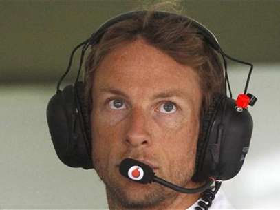 El piloto de McLaren Jenson Button durante la segunda sesión de ensayos del Gran Premio de Alemania en Hockenheim, jul 20 2012. El piloto británico Jenson Button fue el más rápido el viernes en las prácticas libres para el Gran Premio de Alemania de la Fórmula Uno y su compañero Lewis Hamilton quedó segundo, dando a McLaren el dominio en el circuito de Hockenheim donde Michael Schumacher salió ileso tras un vergonzoso choque. Foto: Ralph Orlowski / Reuters en español