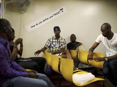 Members of the group Sexy with A Goal (SWAG) sit in a working session at the AIDS Service Center of New York City (ASC/NYC) June 27, 2012. Foto: Mike Segar / Reuters In English