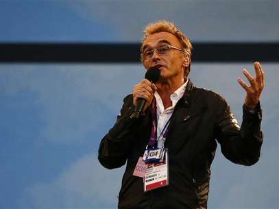 Danny Boyle, director of the London 2012 Olympic Games opening ceremony, speaks before the start of the ceremony at the Olympic Stadium July 27, 2012. Foto: Kai Pfaffenbach / Reuters In English