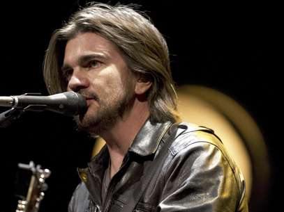 El cantante colombiano Juanes durante una prueba de sonido antes de su concierto en Washington, el jueves 26 de julio de 2012. Juanes debutará como locutor de radio en Estados Unidos con un programa mensual en la cadena de radio satelital SiriusXM, informó la cadena el miércoles 1 de agosto de 2012  Foto: Jacquelyn Martin / AP