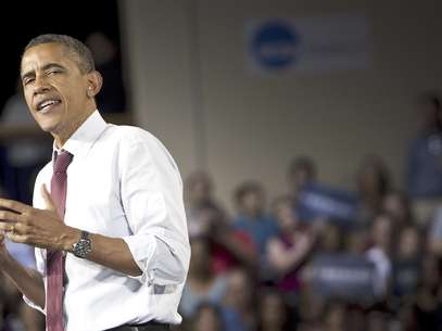 El presidente Barack Obama habla a una multitud de partidarios durante una acto de campaña en el Centro Deportivo Harold y Ted Alfond,. del Rollins College, en Winter Park, Florida, el jueves 2 de agosto de 2012.  Foto: Tampa Bay Times, Willie J. Allen Jr. / AP