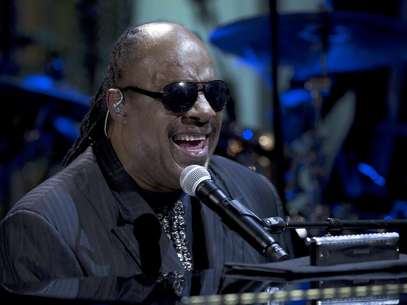 Stevie Wonder durante su presentación en el concierto "In Performance at the White House" en la Casa Blanca en Washington en una fotografía de archivo del 9 de mayo de 2012. Wonder pidió el divorcio a la diseñadora de moda Kai Millard Morris el viernes 3 de agosto de 2012.   Foto: Carolyn Kaster, archivo / AP