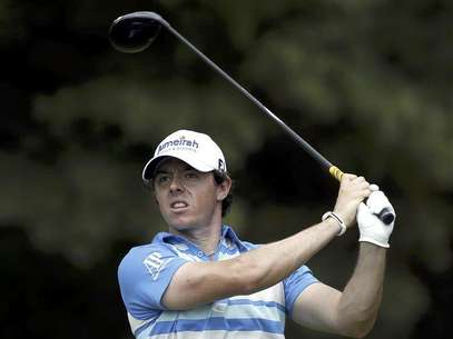 Rory McIlroy stormed into position to win the PGA Championships on Saturday before rain stopped his charge. He is tied for the lead with Vijay Singh. Foto: Matt Sullivan / Reuters