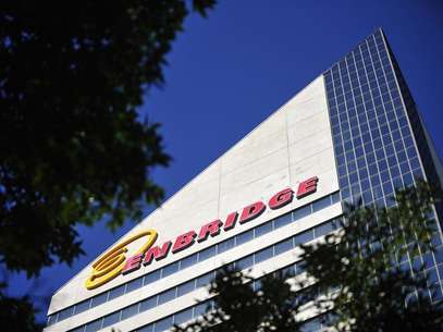 The Enbridge Tower is pictured on Jasper Avenue in Edmonton August 4, 2012. Foto: Dan Riedlhuber / Reuters In English
