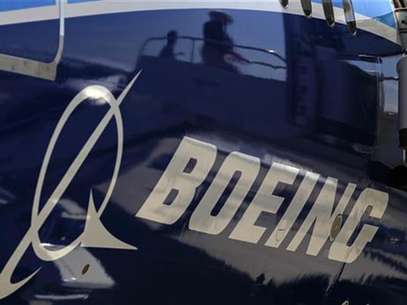 The Boeing logo is seen on a Boeing 787 Dreamliner airplane in Long Beach, California March 14, 2012. Foto: Lucy Nicholson / Reuters In English
