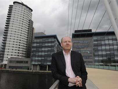 BBC Director General Mark Thompson poses for media on a visit to Media City the company's new northern headquarters in Salford, northern England in this May 10, 2011 file photograph. The New York Times Co has tapped Thompson as its next president and chief executive, capping an eight-month search for an executive to lead the company as more people get their news through digital products. Thompson, 55, will report to the New York Times board of directors and to its chairman, Arthur Sulzberger Jr., starting  Foto: Files / Reuters In English