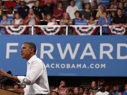U.S. President Barack Obama speaks at a campaign event at the B.R. Miller Middle School in Marshalltown, Iowa, August 14, 2012. Foto: Larry Downing / Reuters In English
