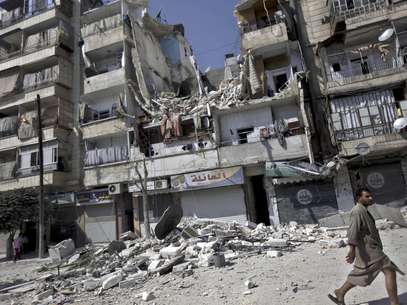 Edificio destruido en la ciudad siria de Alepo durante una ofensiva de las fuerzas del presidente Bashar Assad. Foto: Khalil Hamra / AP