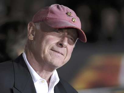 El cineasta Tony Scott en una foto de archivo del 26 de octubre del 2010 llega a la premiere del filme  "Unstoppable" en Los Angeles. Las autoridades dicen que Scott murió al saltar de un puente de Los Angeles el domingo 19 de agosto del 2012.  Foto: Gus Ruelas, Archivo / AP