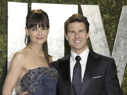 Los actores Tom Cruise y Katie Holmes llegan a la fiesta de Vanity Fair tras la entrega de los Oscar en West Hollywood, California, en una fotografía de archivo del 26 de febrero de 2012. Según documentos de una corte de Nueva York el caso del divorcio entre Cruise y Holmes se cerró el lunes 20 de agosto de 2012.  Foto: Evan Agostini, archivo / AP