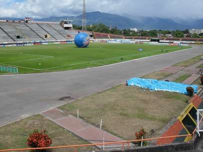 El estadio Guillermo Plazas Alcid de Neiva, donde oficia de local el Atlético Huila es uno de los 16 estadios que podría ser sancionado Foto: Cortesía