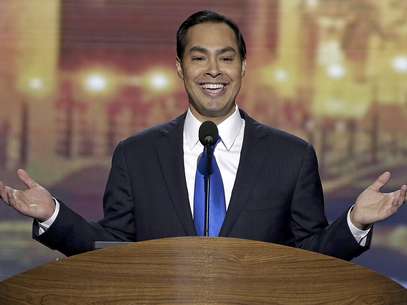 El alcalde de San Antonio Julián Castro habla ante la convención demócrata en Charlotte, Carolina del Norte.  Foto: J. Scott Applewhite / AP