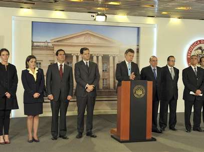 Colombia's President Juan Manuel Santos (C) speaks during a televised national conference at the presidential palace in Bogota September 5, 2012. Foto: Handout / Reuters In English