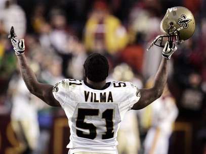 New Orleans Saints linebacker Jonathan Vilma celebrates the Saints' overtime win against the Washington Redskins in Landover, Maryland December 6, 2009. Foto: Andrew Cameron / Reuters In English