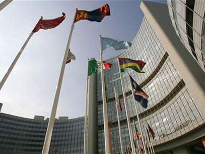 Imagen de archivo de la sede de la Agencia Internacional de Energía Atómica (IAEA) en Viena, oct 7 2005. Rusia y China respaldaron a cuatro potencias occidentales el miércoles en la iniciativa de aumentar la presión diplomática sobre Irán para aplacar la preocupación de que esa nación esté desarrollando capacidad para generar bombas atómicas, un día después de que Israel incrementó la amenaza de ataque al estado musulmán. Foto: Herwig Prammer / Reuters en español