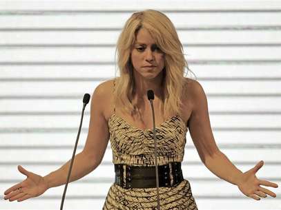 Colombian singer Shakira speaks at the CEO Summit that is part of the Americas Summit in Cartagena April 13, 2012. Foto: Jose Miguel Gomez / Reuters In English