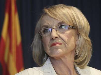 Arizona Governor Jan Brewer listens to a question from a media member about the Supreme Court's decision on SB1070 in Phoenix, Arizona, June 25, 2012. Foto: Darryl Webb / Reuters In English