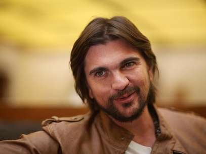 Juanes durante una entrevista en la Ciudad de México, el 4 de mayo del 2012. "Juanes: Fíjate bien", el programa de radio del rockero colombiano en la compañía de radio satelital SiriusXM debuta el domingo 23 de septiembre del 2012 en Caliente canal 150 y La Kueva canal 540.  Foto: Alexandre Meneghini, Archivo / AP