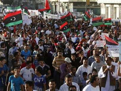 Protesters take part in a march in Benghazi city, September 21, 2012. Thousands of Libyans marched in Benghazi on Friday in support of democracy and against the Islamist militias that Washington blames for an attack on the U.S. consulate last week that killed four Americans including the ambassador. Foto: Asmaa Waguih / Reuters In English