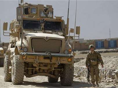 U.S. troops arrive near the site of an incident in Kabul August 2, 2012. Foto: Omar Sobhani / Reuters In English