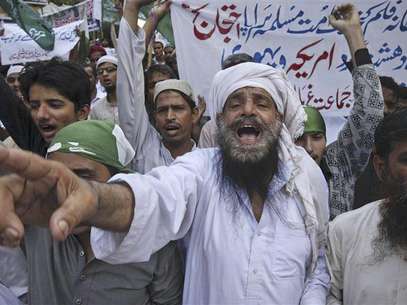 Supporters of the religious political party Markazi Jamiat Ahlehadith Pakistan shout slogans during a protest against an anti-Islam film made in the U.S. mocking Prophet Mohammad, in Karachi September 23, 2012. Foto: Akhtar Soomro / Reuters In English