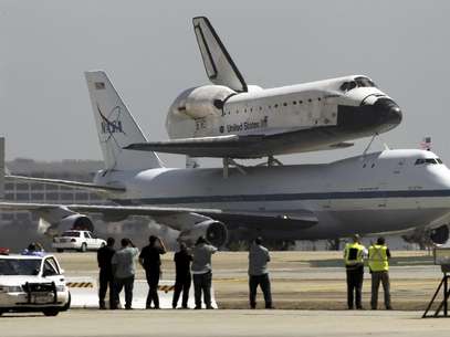 El gobierno de Estados Unidos dijo el lunes 24 de septiembre de 2014 que ha acatado la decisión de la OMC de que beneficiaba con subsidios ilegales a la empresa aeronáutica Boeing. En la imagen, un Boeing 747 de la NASA transporta en el lomo al transbordador espacial Endeavour en el Aeropuerto Internacional de Los Angeles, el viernes 21 de septiembre de 2012.  Foto: Reed Saxon / AP
