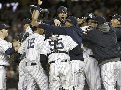 Detroit Tigers' Justin Verlander reacts after the third out against the Oakland Athletics during the eighth inning of Game 5 in their MLB ALDS playoff baseball series in Oakland, California October 11, 2012. Foto: Robert Galbraith / Reuters In English