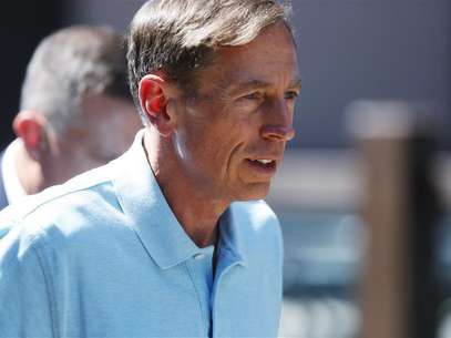 Director of the Central Intelligence Agency General David Petraeus attends the Allen & Co Media Conference in Sun Valley, Idaho July 12, 2012. Petraeus resigned as CIA director on November 9, 2012 he publicly admitted to having engaged in an extramarital affair. Picture taken July 12, 2012. Foto: Jim Urquhart / Reuters