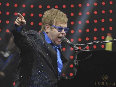 Elton John interpretó sus éxitos durante concierto único para sus fans de Beijing, China.  Foto: AP