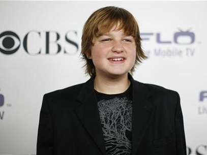 Actor Angus T. Jones poses at the CBS comedies' season premiere party in Los Angeles September 17, 2008. Foto: Mario Anzuoni / Reuters