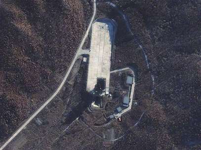 The Sohae Launch Facility in North Korea in seen in this November 23, 2012 satellite image courtesy of DigitalGlobe. North Korea launched a rocket on Wednesday and the missile appears to have passed over Okinawa, Japan's government said. Foto: DigitalGlobe / Reuters