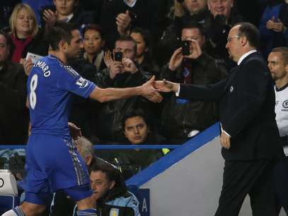Chelsea enfrenta al Norwich el miércoles, después de haber vapuleado 8-0 al Aston Villa, y el español no da el título por perdido. Foto: EDDIE KEOGH / REUTERS