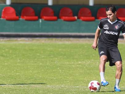 Omar Bravo tuvo pasado con las Chivas y ahora viste los colores del Atlas. Foto: Mexsport