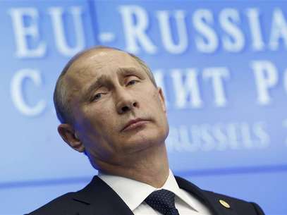 Russian President Vladimir Putin looks on during a joint news conference with European Council President Herman Van Rompuy and European Commission President Jose Manuel Barroso (unseen) following a European Union-Russia summit in Brussels December 21, 2012. Foto: Francois Lenoir / Reuters