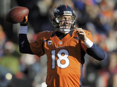 El quarterback Peyton Manning, de los Broncos de Denver, durante el partido en contra de los Browns de Cleveland, el domingo 23 de diciem bre de 2012, en Denver.  Foto: Jack Dempsey / AP