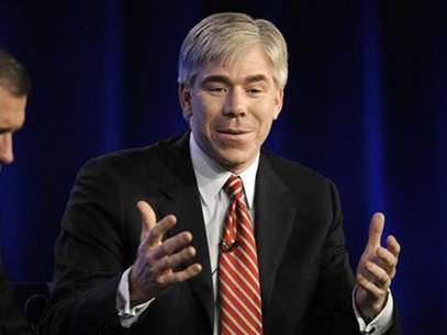 Brian Williams (L) from "NBC Nightly News" and David Gregory (R) from "Meet the Press" participate in the panel for NBC News during the NBC Universal sessions at the Television Critics Association winter press tour in Pasadena, California January 10, 2010. Foto: Phil McCarten / Reuters