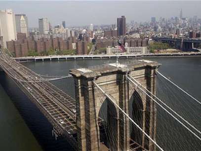 The Brooklyn Bridge and lower Manhattan is seen from a helicopter in New York City, April 22, 2010. Foto: Jim Young / Reuters