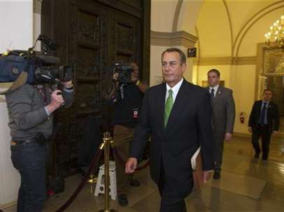 Speaker of the House John Boehner (R-OH) arrives at the U.S. Capitol in Washington January 1, 2013. The Senate moved the U.S. economy back from the edge of a "fiscal cliff" on Tuesday, voting to avoid imminent tax hikes and spending cuts in a bipartisan deal that could still face stiff challenges in the House of Representatives. Foto: Mary F / Reuters