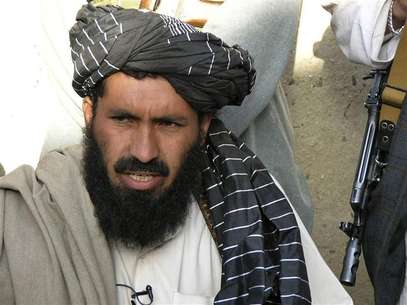 Pro-Taliban Pakistani tribal leader Maulvi Nazir Wazir, also known as Mullah Nazir, speaks during a news conference in Wana, the main town of the South Waziristan region bordering Afghanistan in this April 20, 2007 file photo. A U.S. drone strike killed a Nazir, his deputy and eight others in northwest Pakistan, intelligence sources and tribal leaders said January 3, 2013, deaths that could substantially alter the power balance in the Taliban heartland of Waziristan. Foto: Alamgir Bitani / Reuters